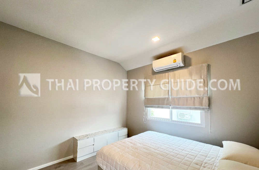 House with Shared Pool in Bangnatrad 